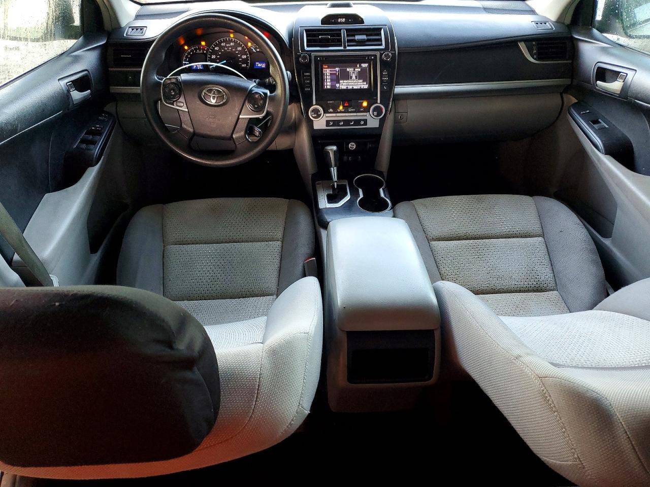 2014 TOYOTA CAMRY L photo 15