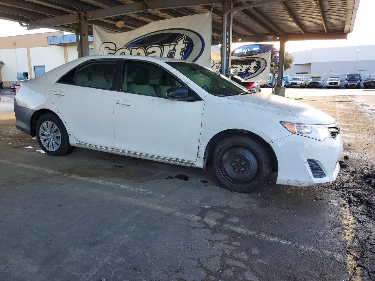 2014 TOYOTA CAMRY L photo 7