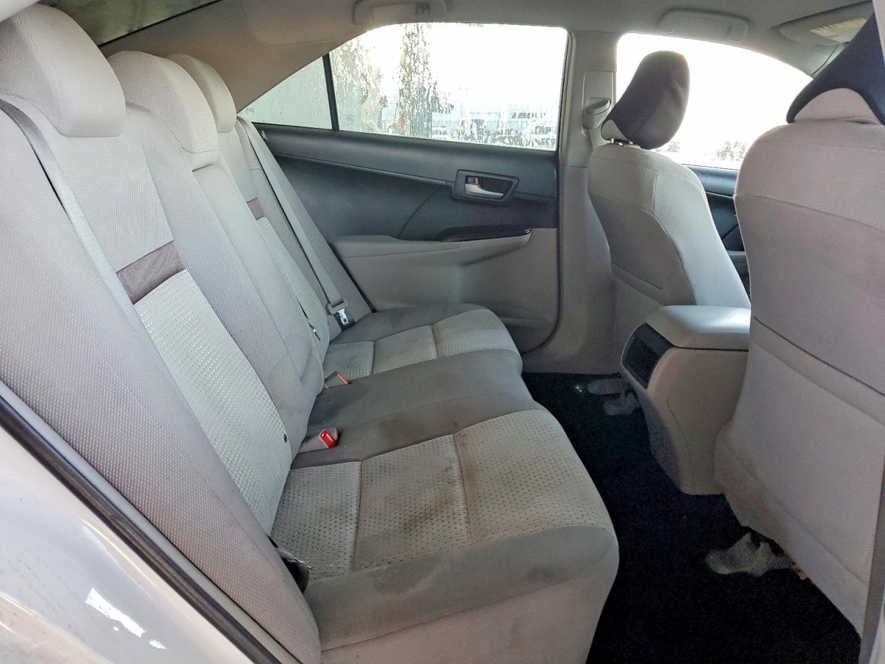 2014 TOYOTA CAMRY L photo 19
