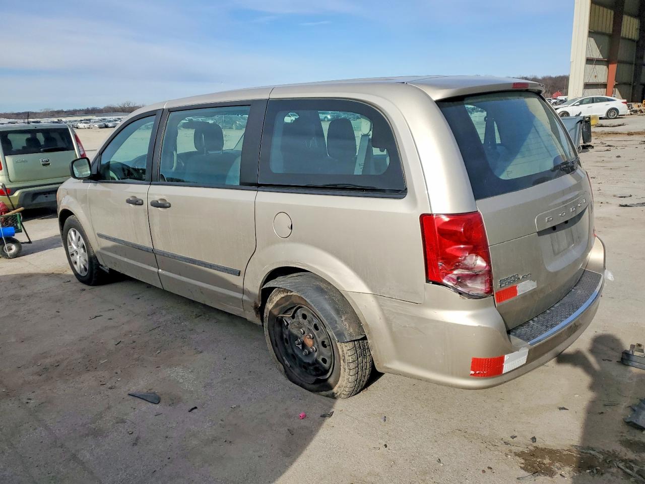 2015 DODGE GRAND CARAVAN SE photo 2