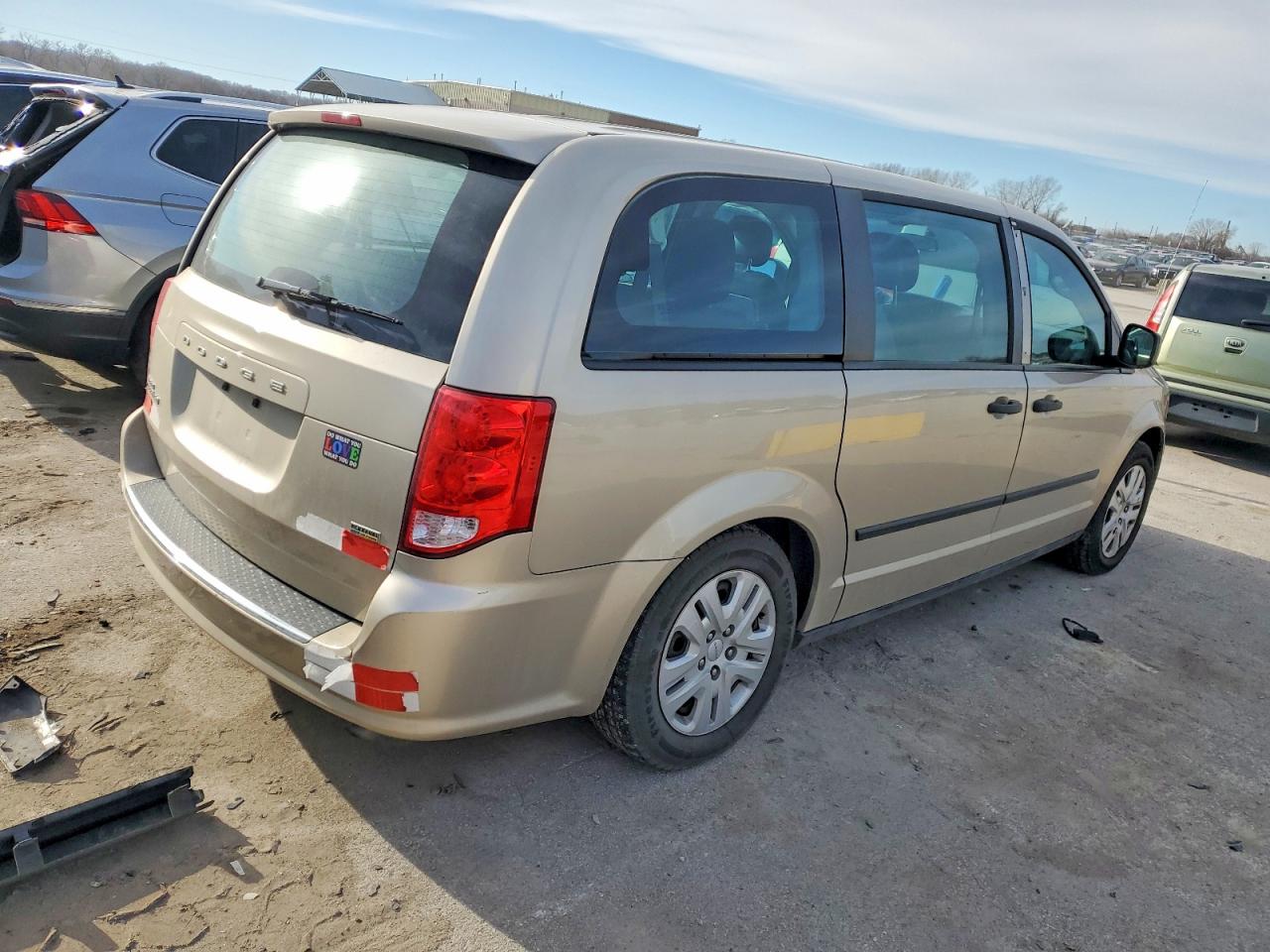 2015 DODGE GRAND CARAVAN SE photo 3