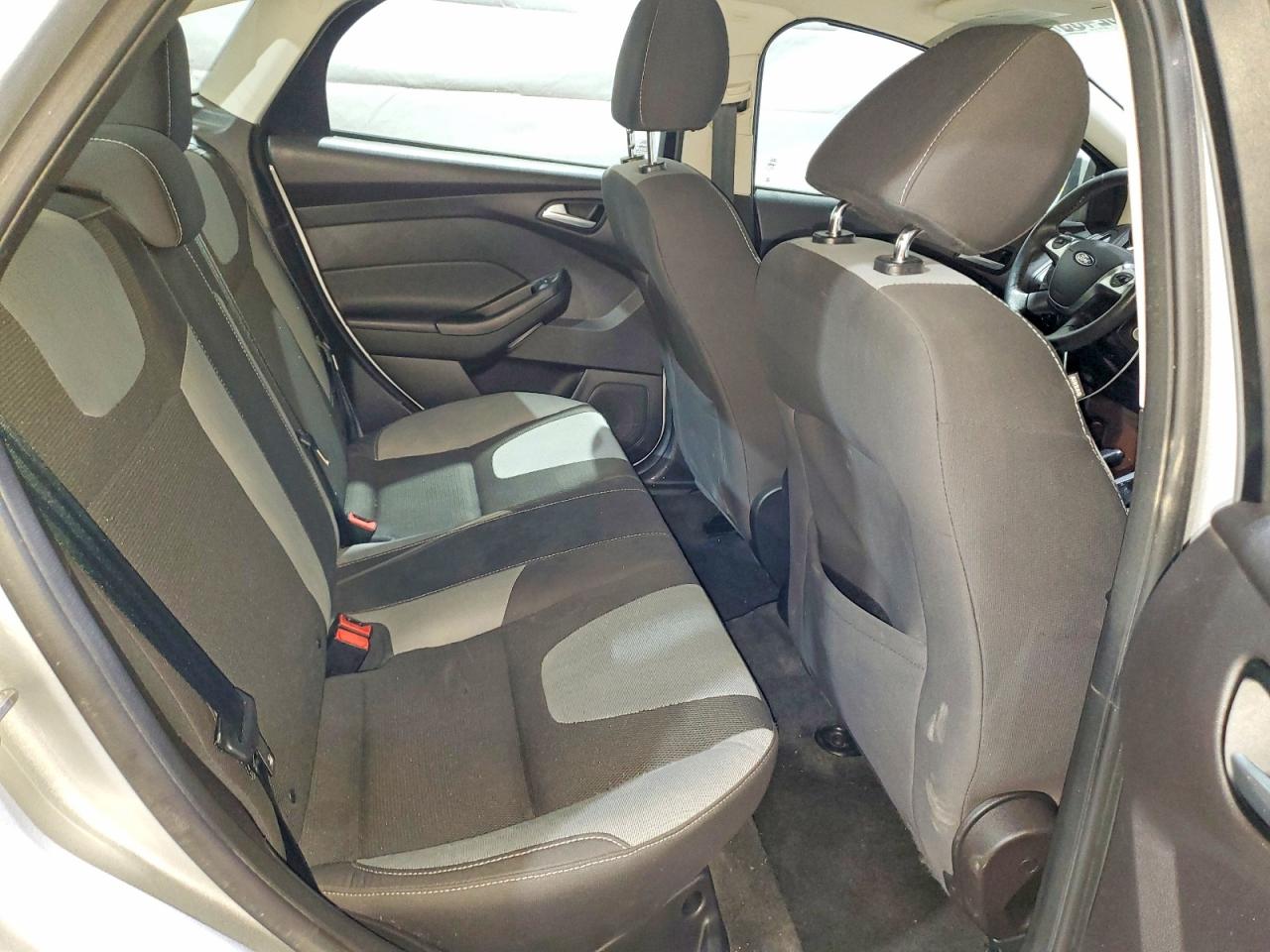 2014 FORD FOCUS SE photo 10
