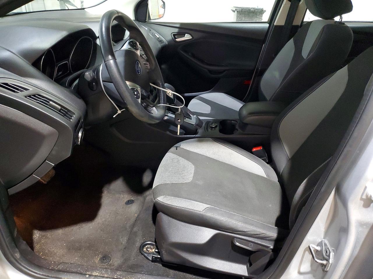 2014 FORD FOCUS SE photo 7