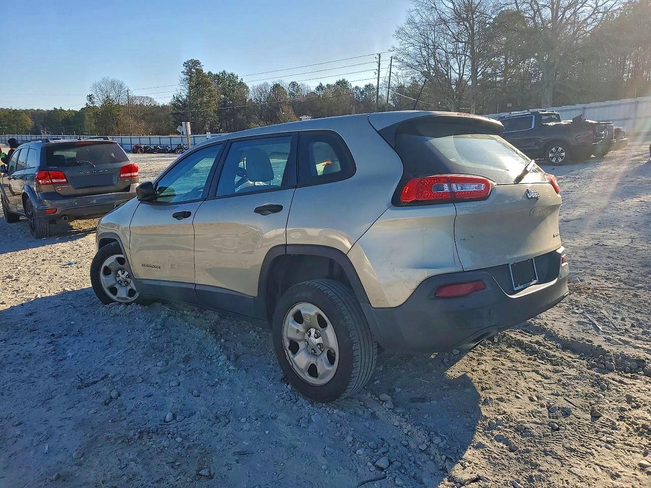 2015 JEEP CHEROKEE SPORT photo 2