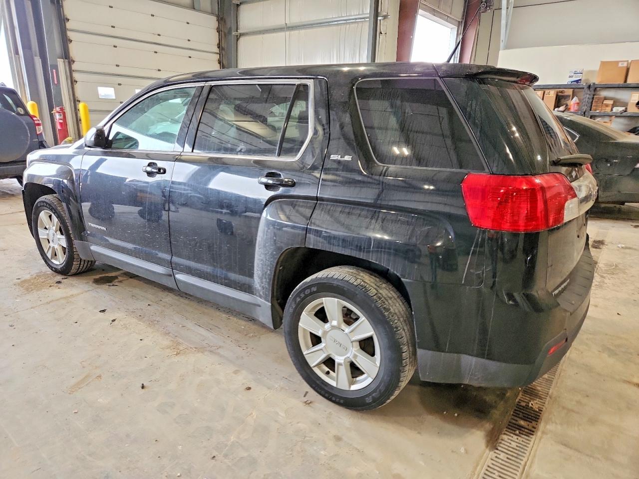 2012 GMC TERRAIN SLE photo 3