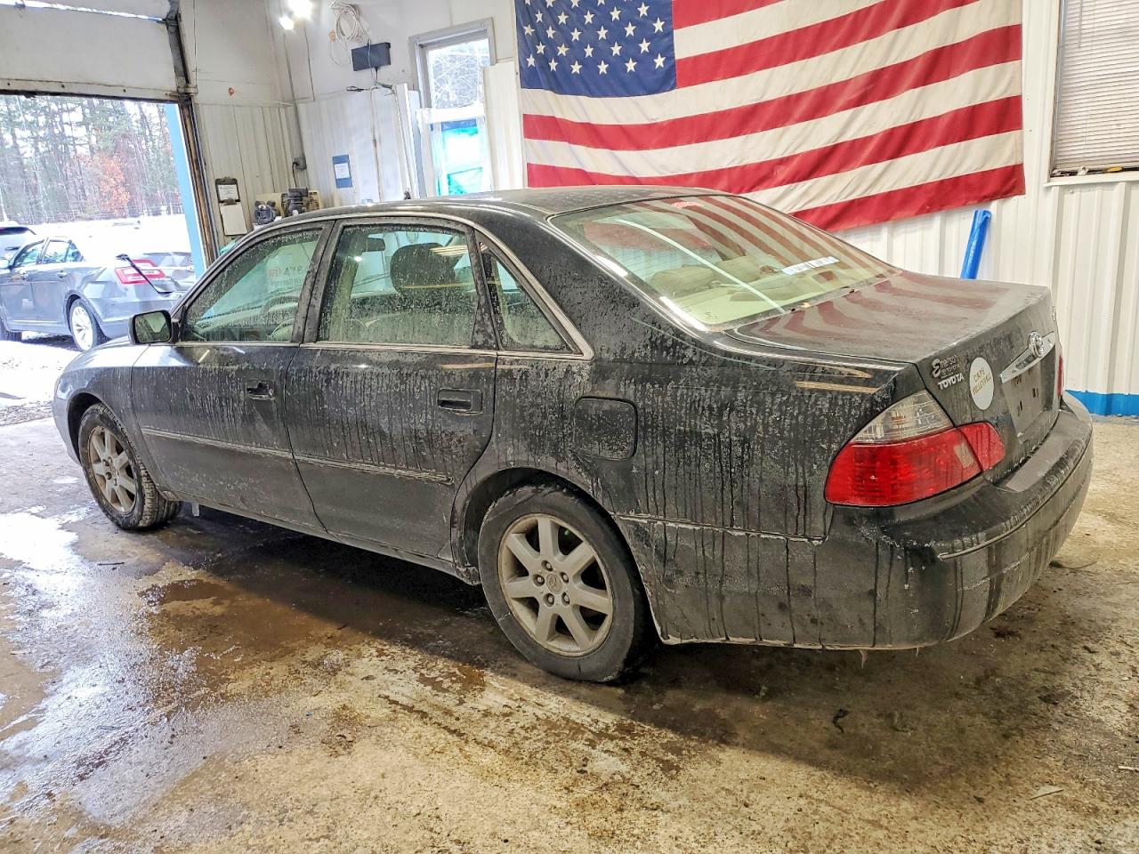 2004 TOYOTA AVALON XL photo 2