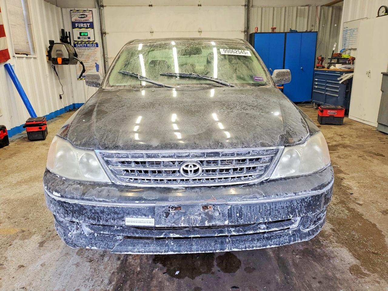 2004 TOYOTA AVALON XL photo 5