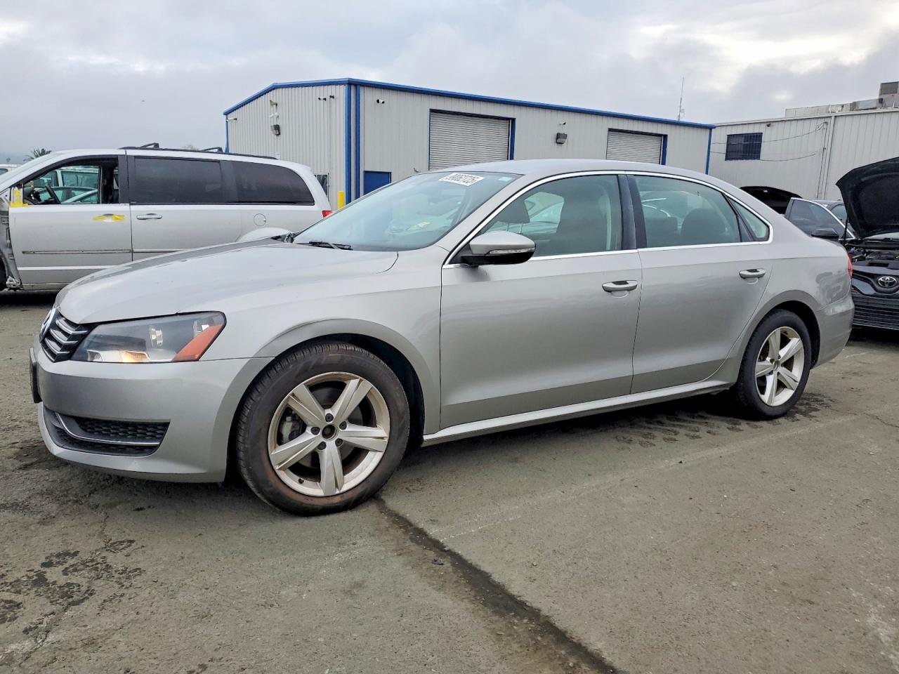 2012 VOLKSWAGEN PASSAT