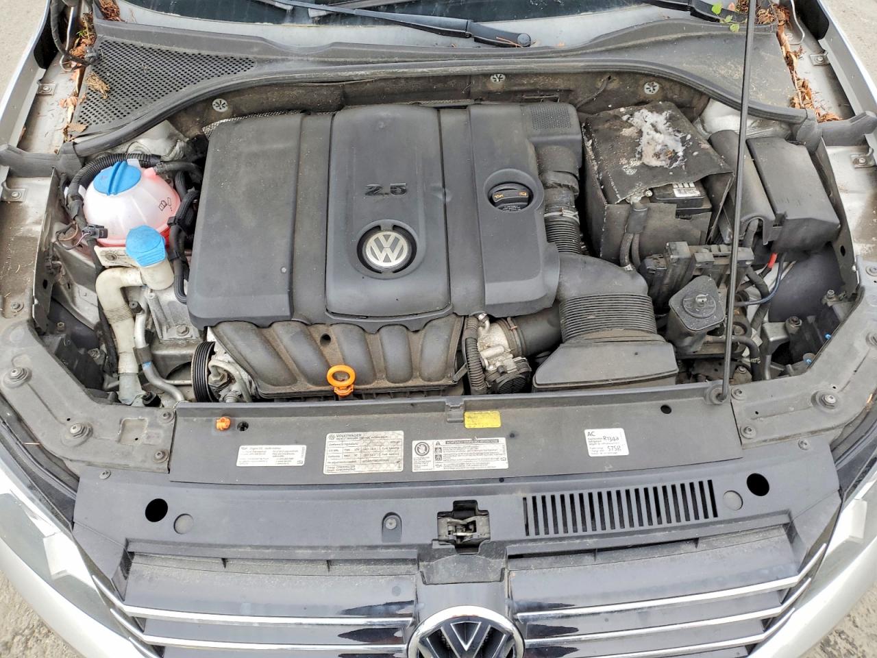2012 VOLKSWAGEN PASSAT SE photo 11