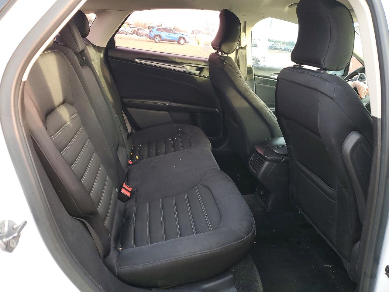 2015 FORD FUSION SE photo 19