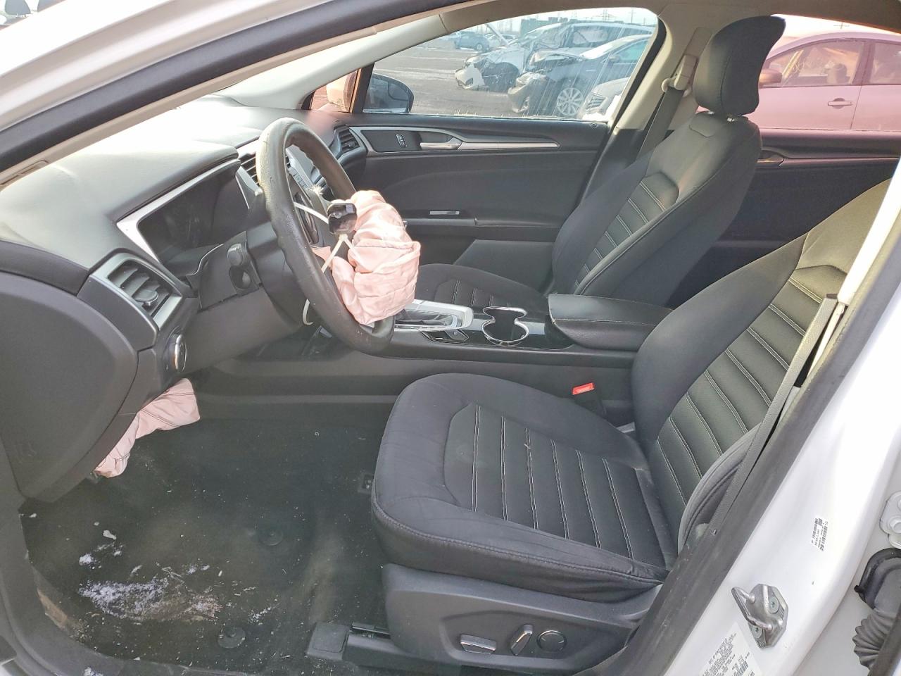 2015 FORD FUSION SE photo 13