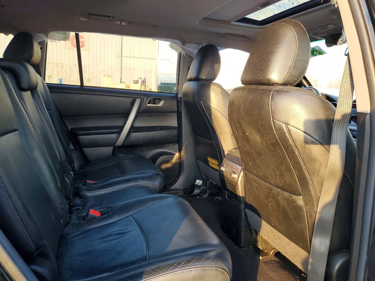 2011 TOYOTA HIGHLANDER BASE photo 11