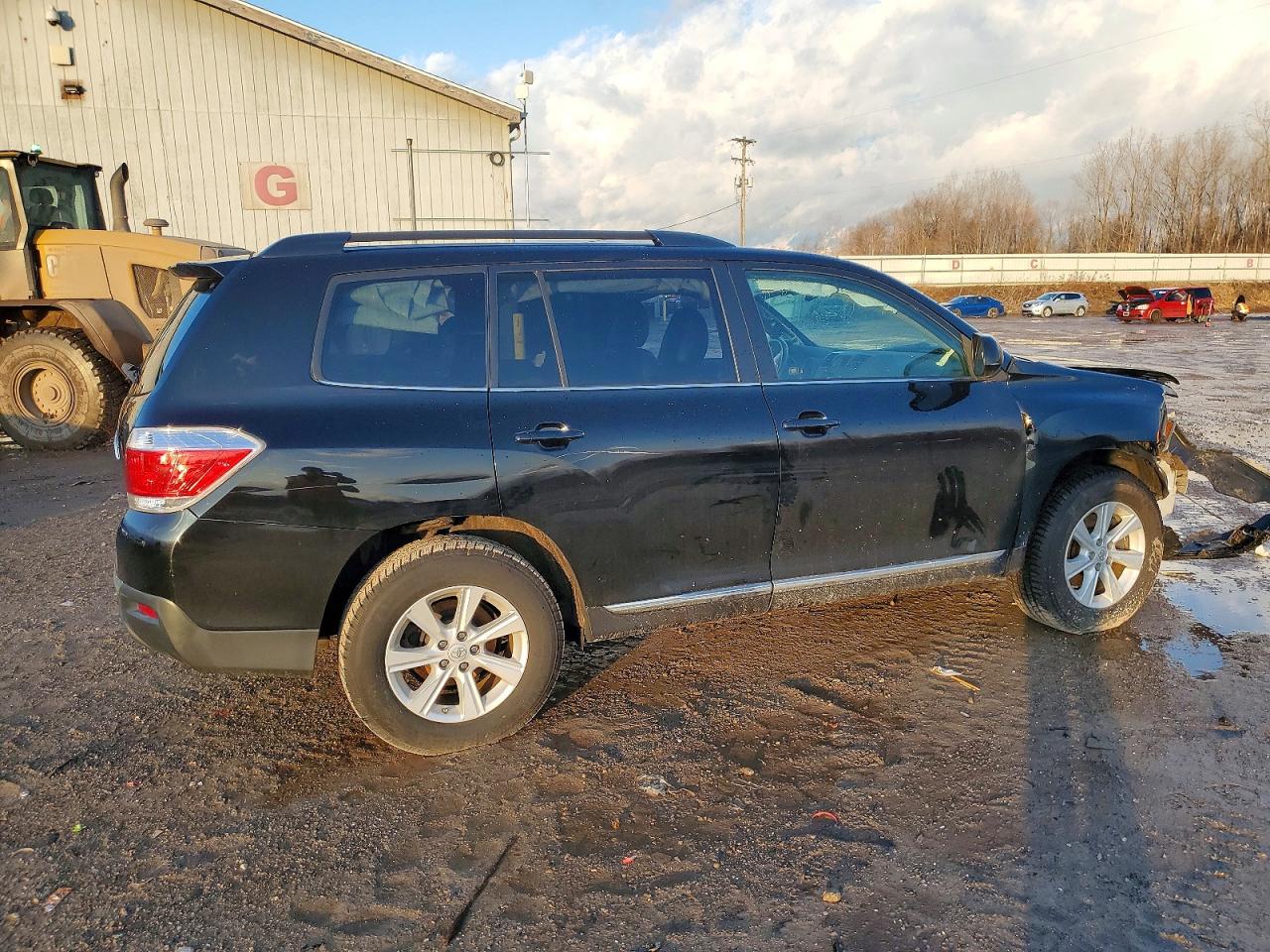 2011 TOYOTA HIGHLANDER BASE photo 3