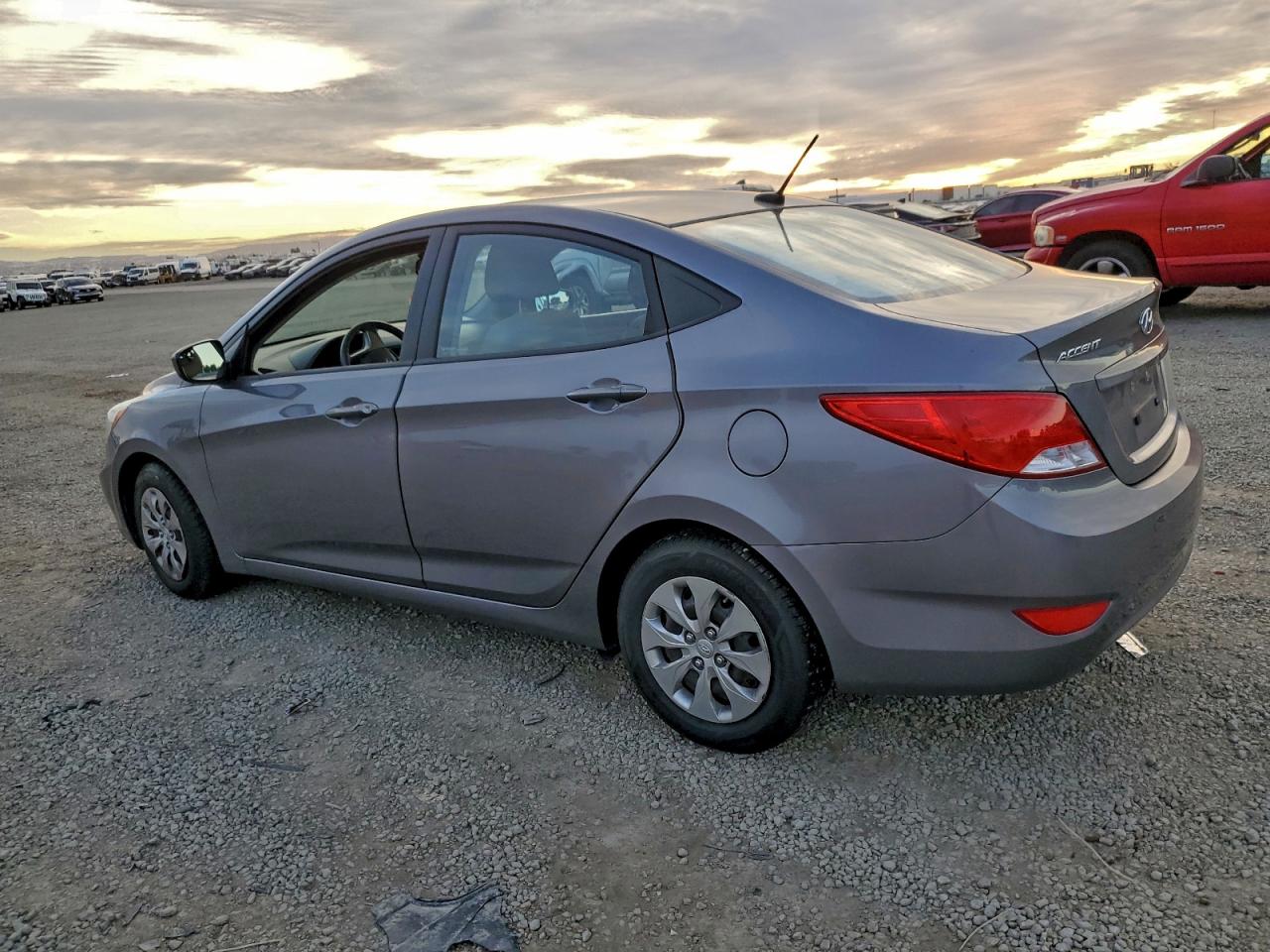 2015 HYUNDAI ACCENT GLS photo 2