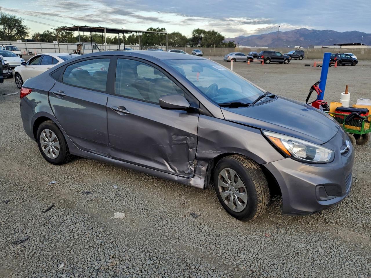 2015 HYUNDAI ACCENT GLS photo 4