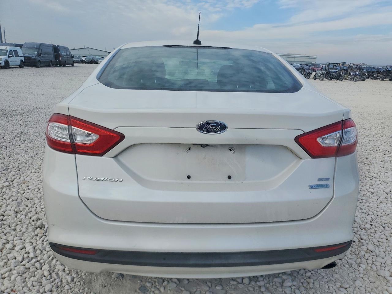 2016 FORD FUSION SE photo 6