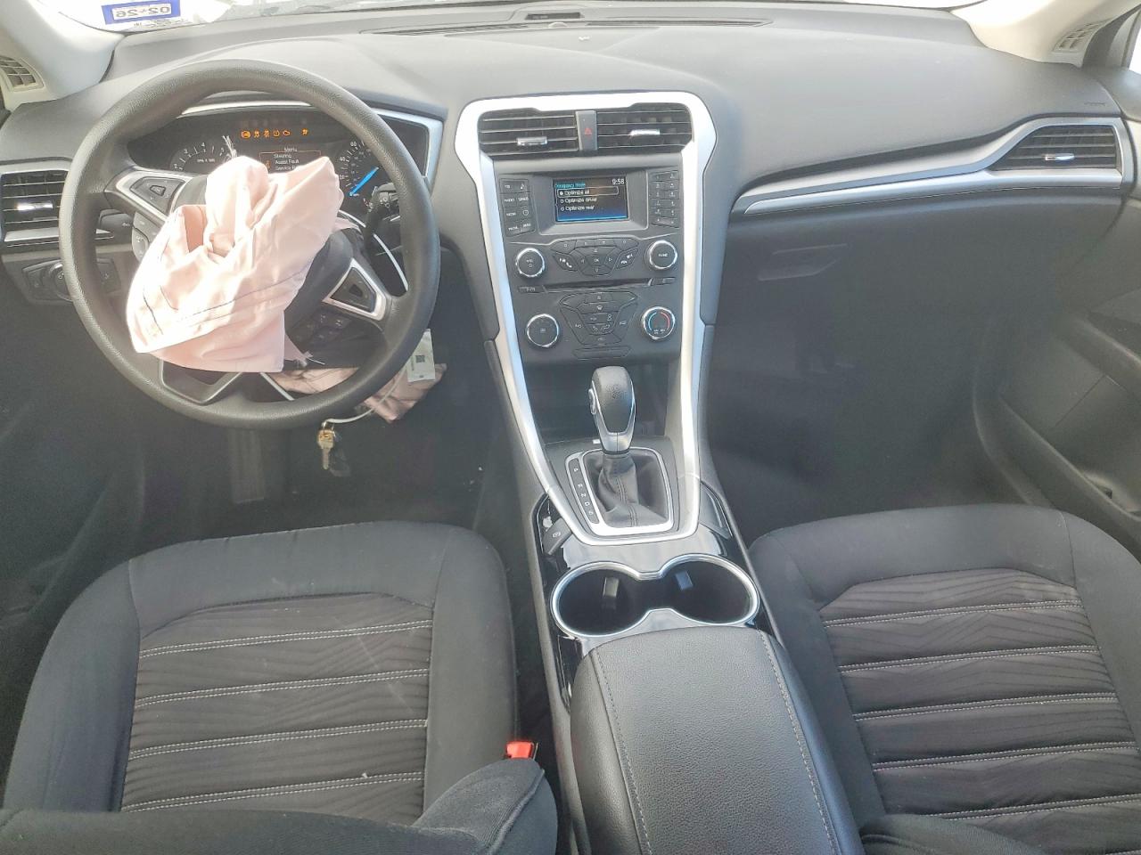 2016 FORD FUSION SE photo 8