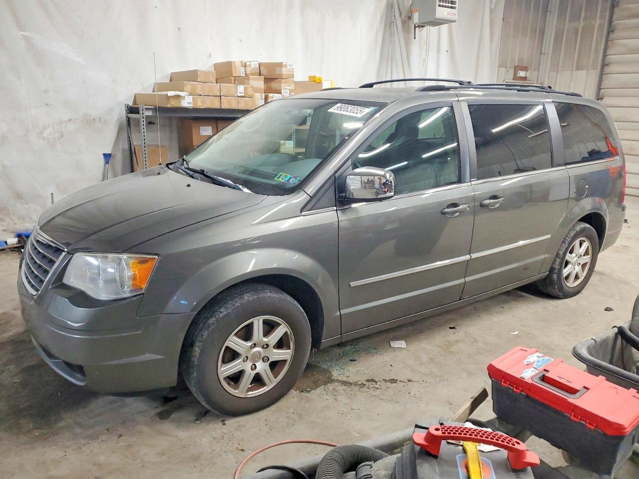 2010 CHRYSLER TOWN & COUNTRY