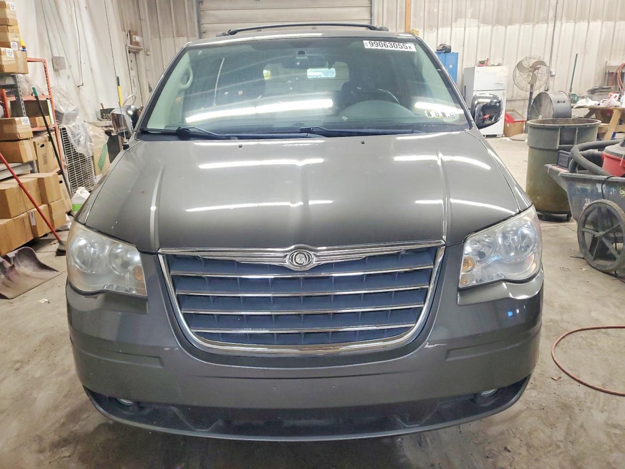 2010 CHRYSLER TOWN & COUNTRY TOURING PLUS photo 17