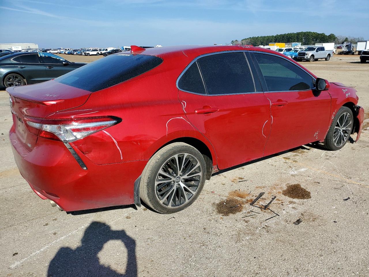 2019 TOYOTA CAMRY L photo 3