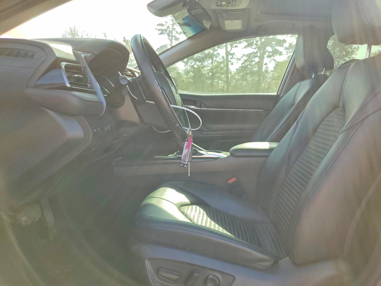 2019 TOYOTA CAMRY L photo 7