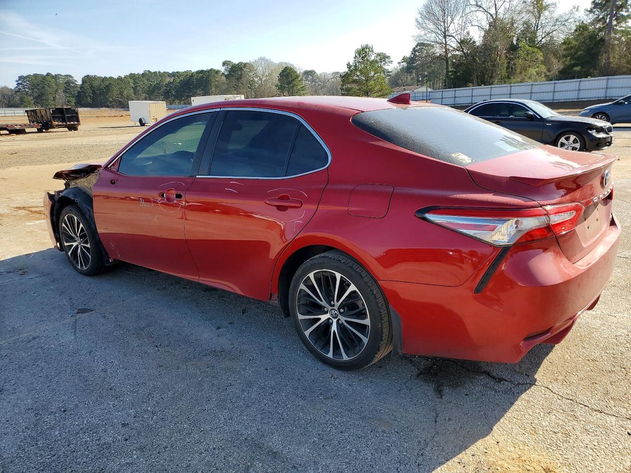 2019 TOYOTA CAMRY L photo 2