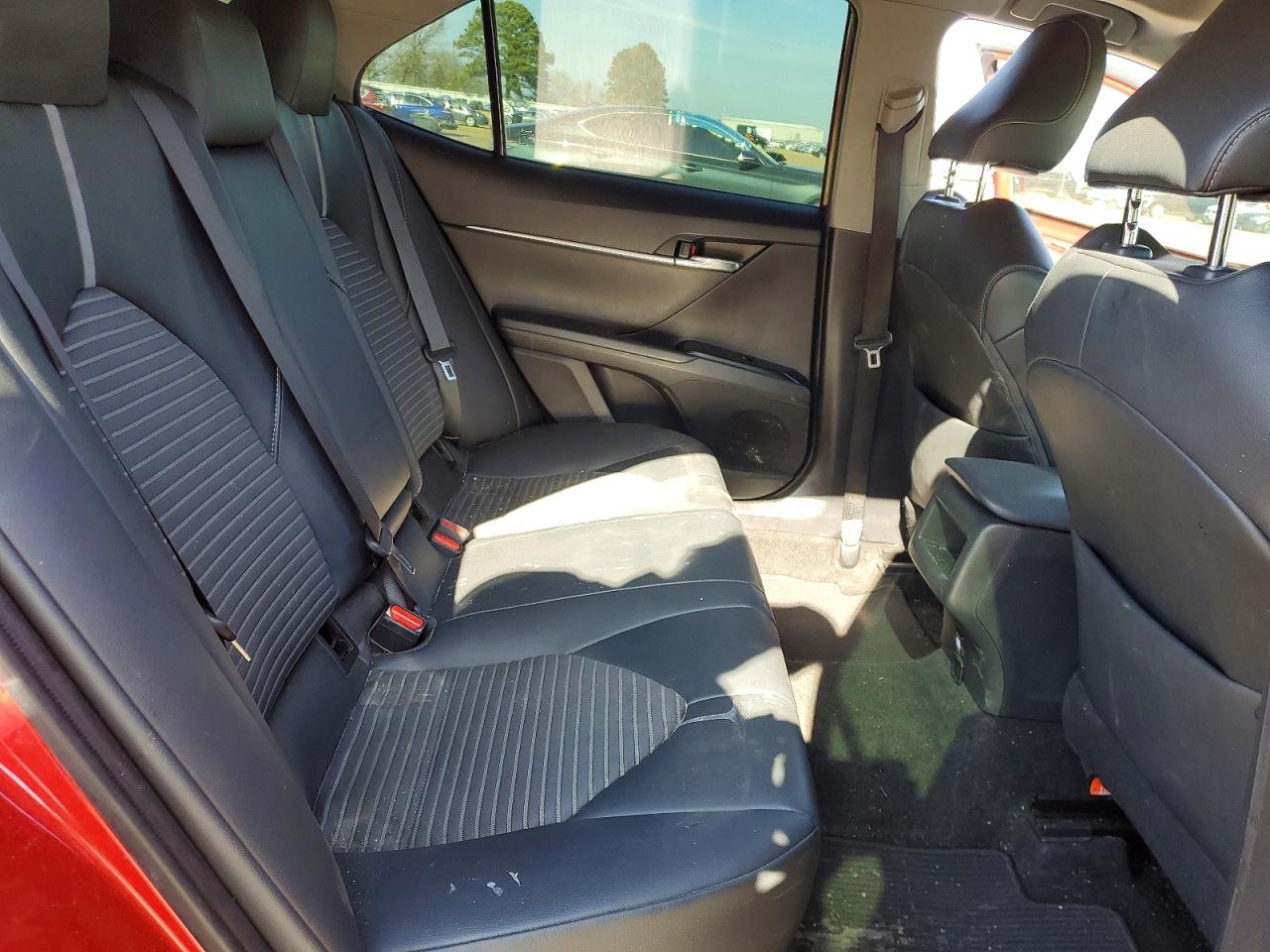 2019 TOYOTA CAMRY L photo 10