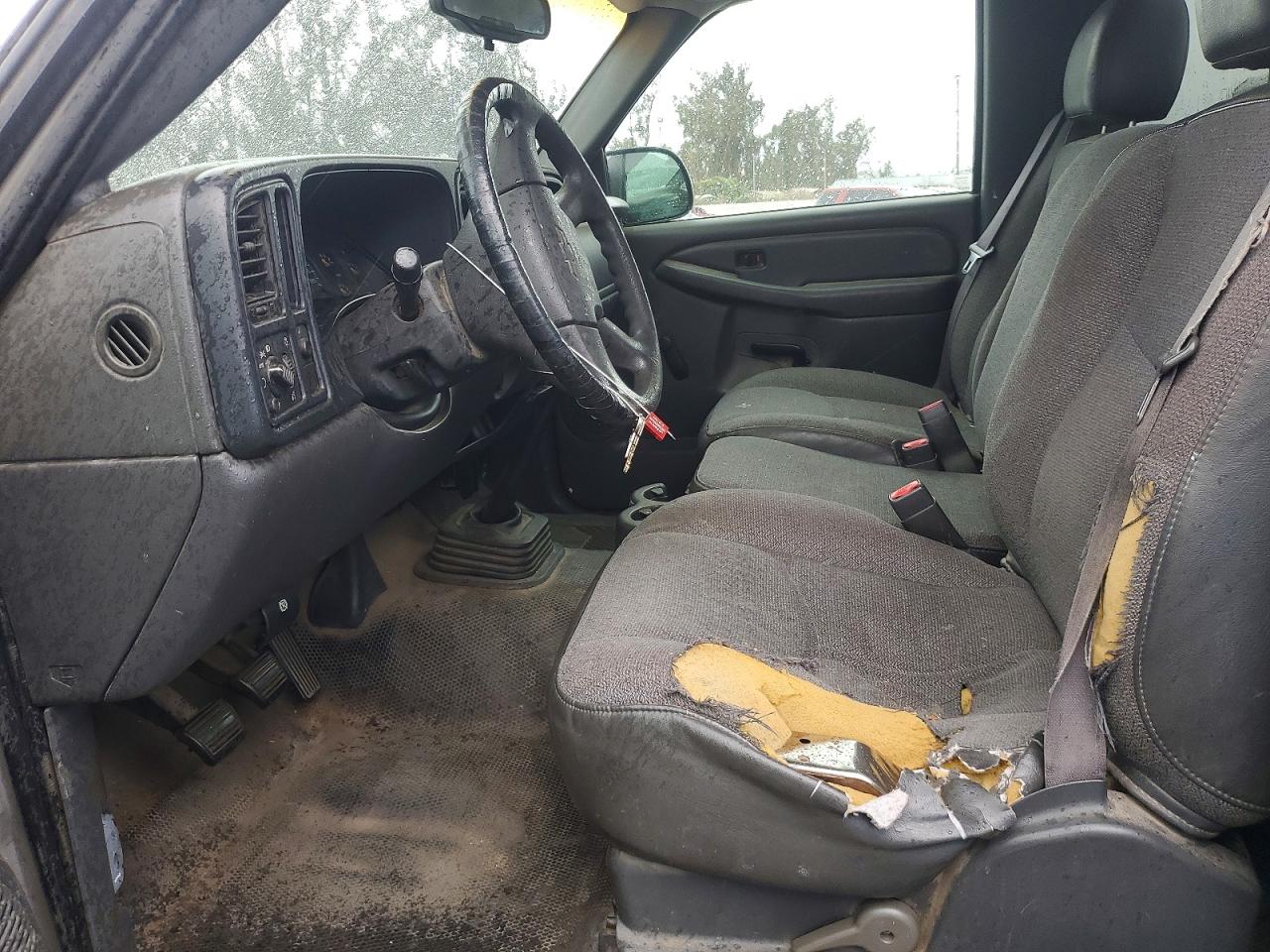 2004 CHEVROLET SILVERADO C1500 photo 7