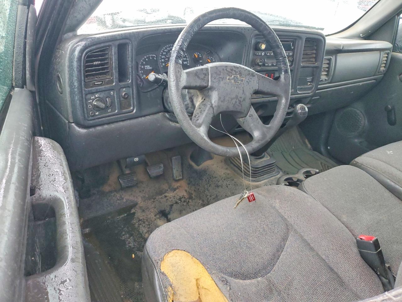 2004 CHEVROLET SILVERADO C1500 photo 8