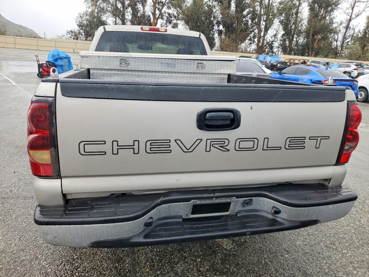 2004 CHEVROLET SILVERADO C1500 photo 6