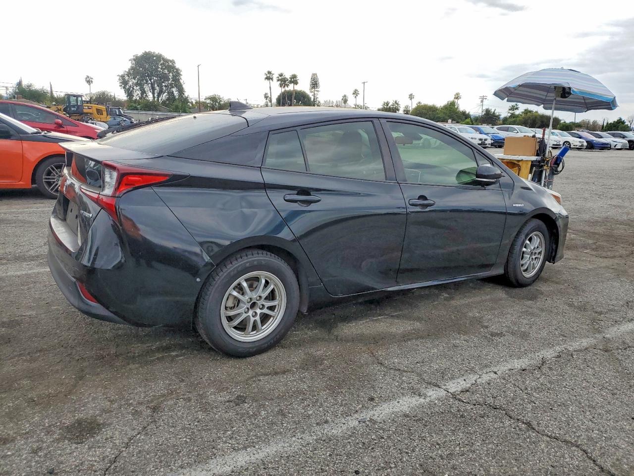 2019 TOYOTA PRIUS LE photo 5