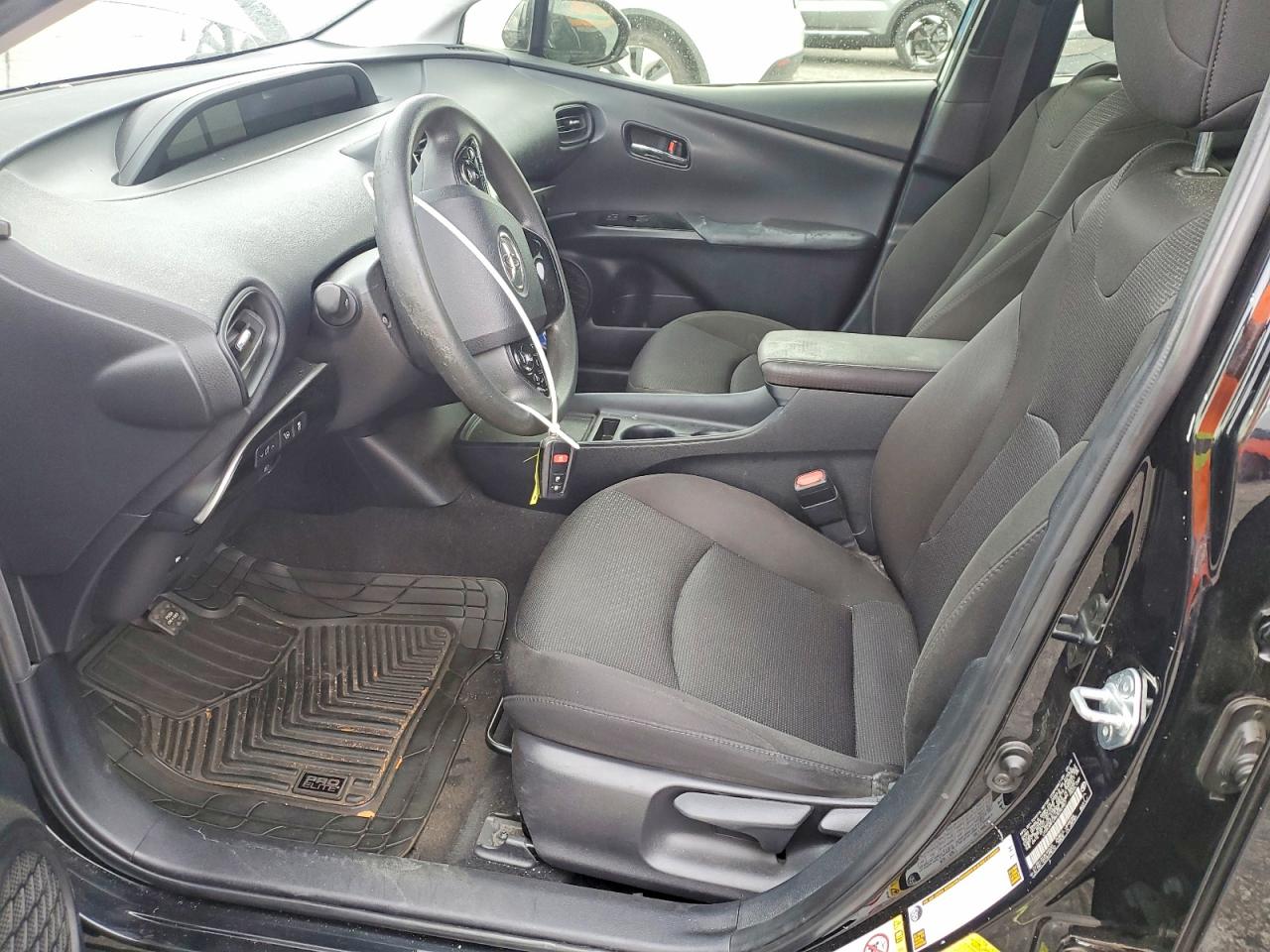 2019 TOYOTA PRIUS LE photo 13