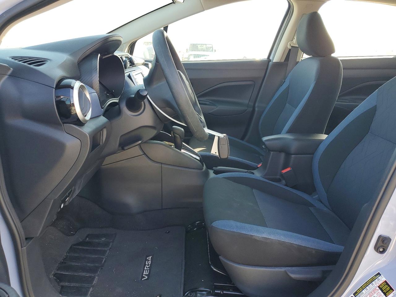 2024 NISSAN VERSA SV photo 7
