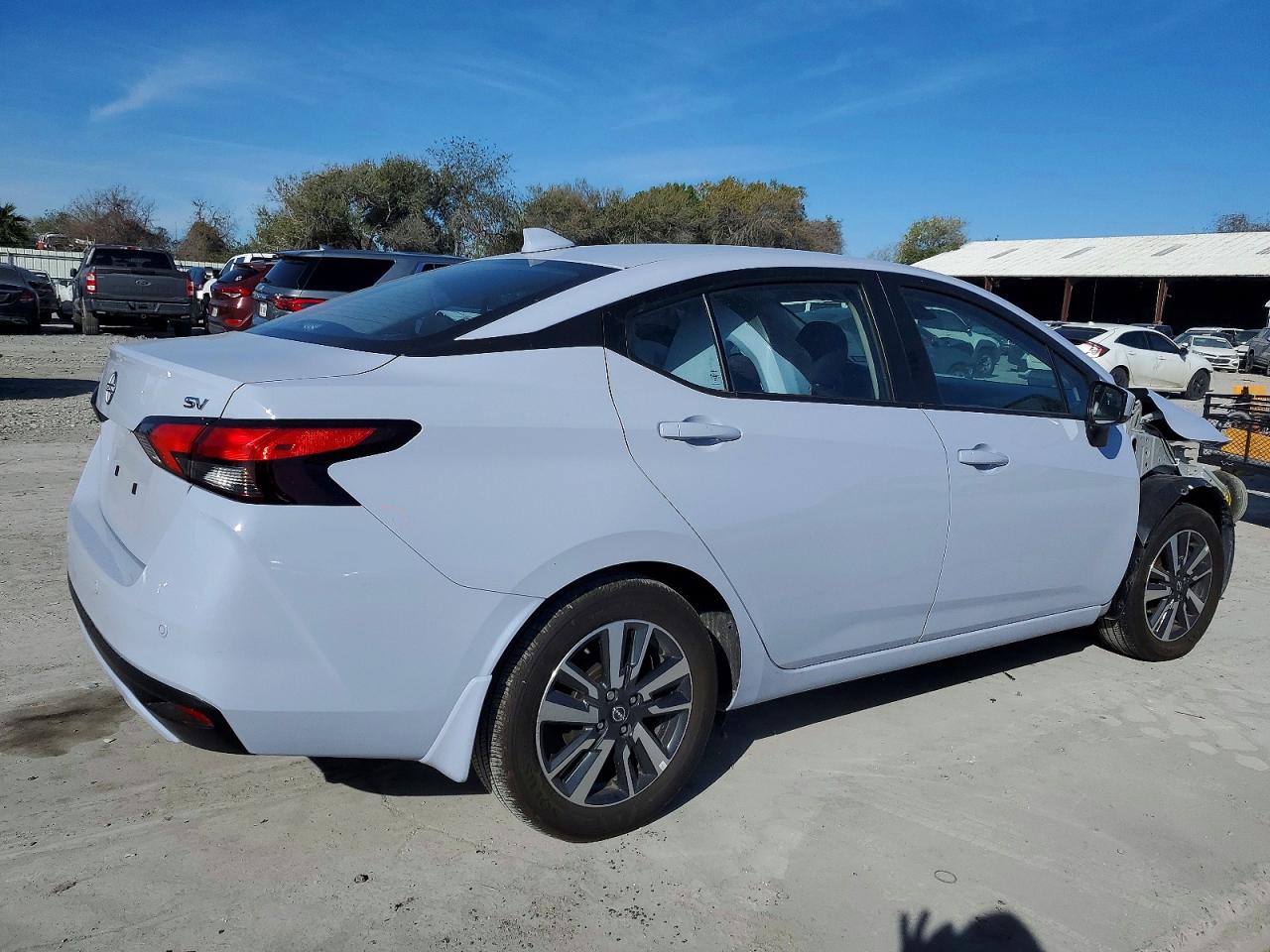 2024 NISSAN VERSA SV photo 3