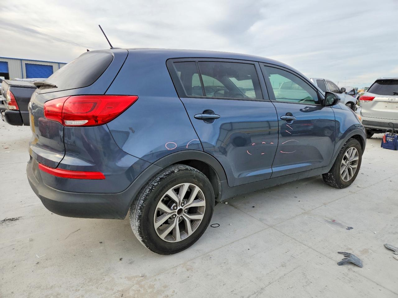 2016 KIA SPORTAGE LX photo 3