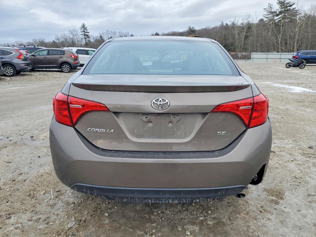 2018 TOYOTA COROLLA L photo 6