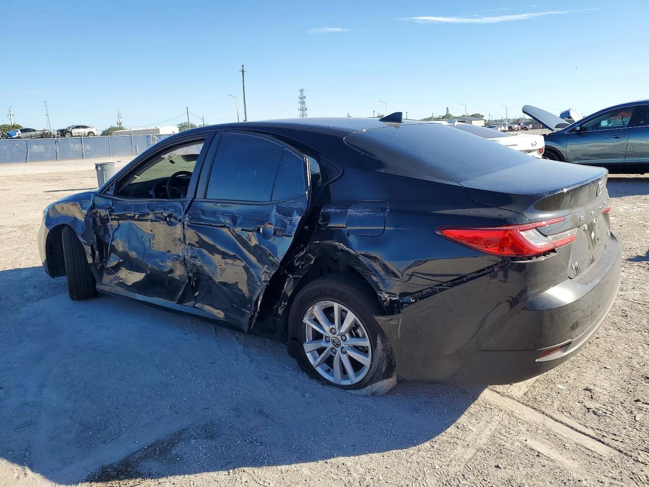 2025 TOYOTA CAMRY XSE photo 3