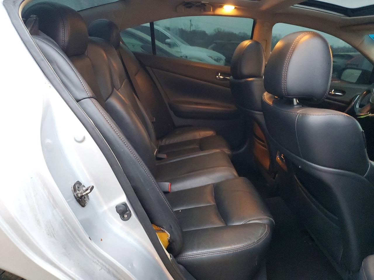 2010 NISSAN MAXIMA S photo 10
