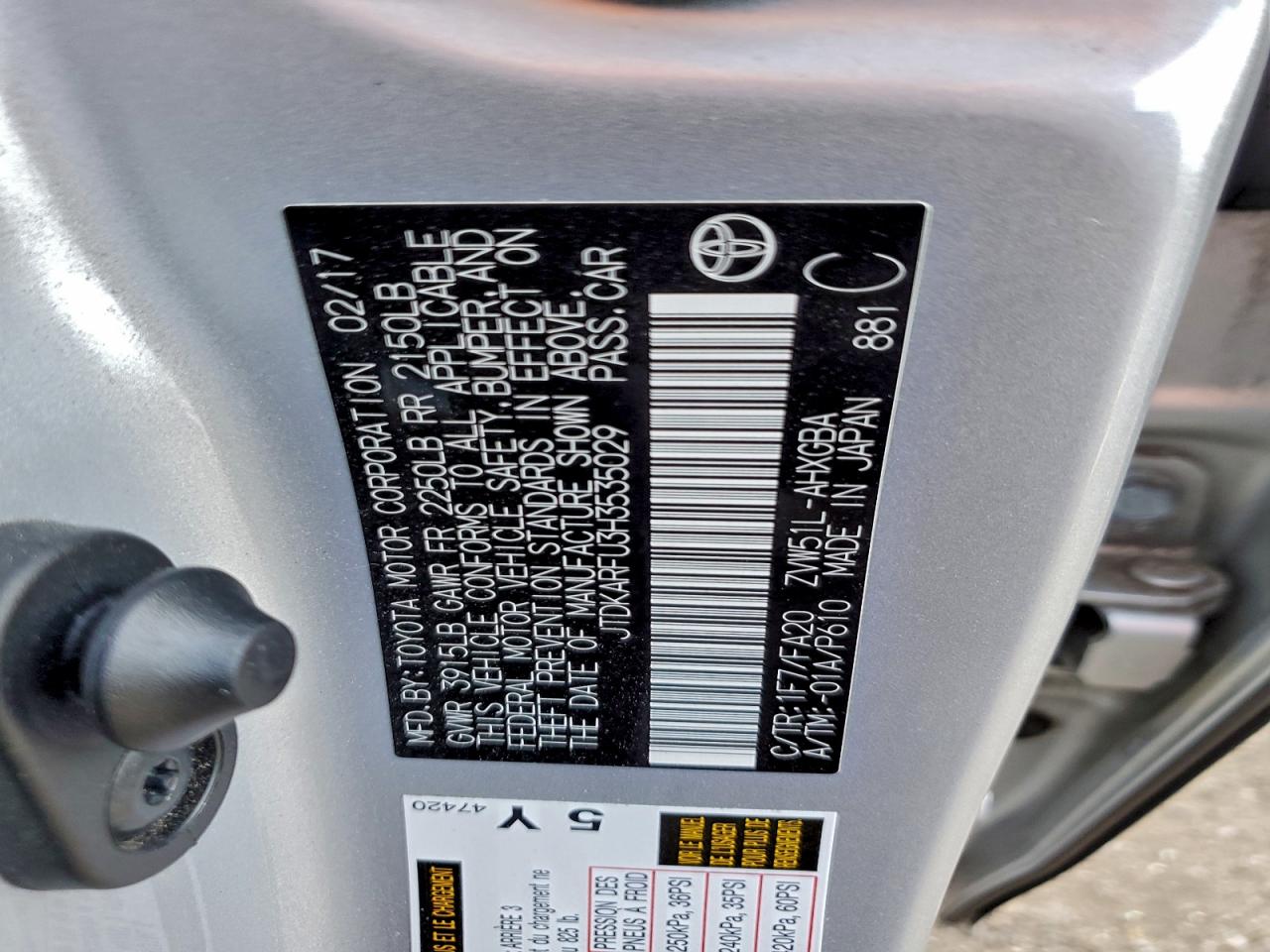2017 TOYOTA PRIUS photo 12