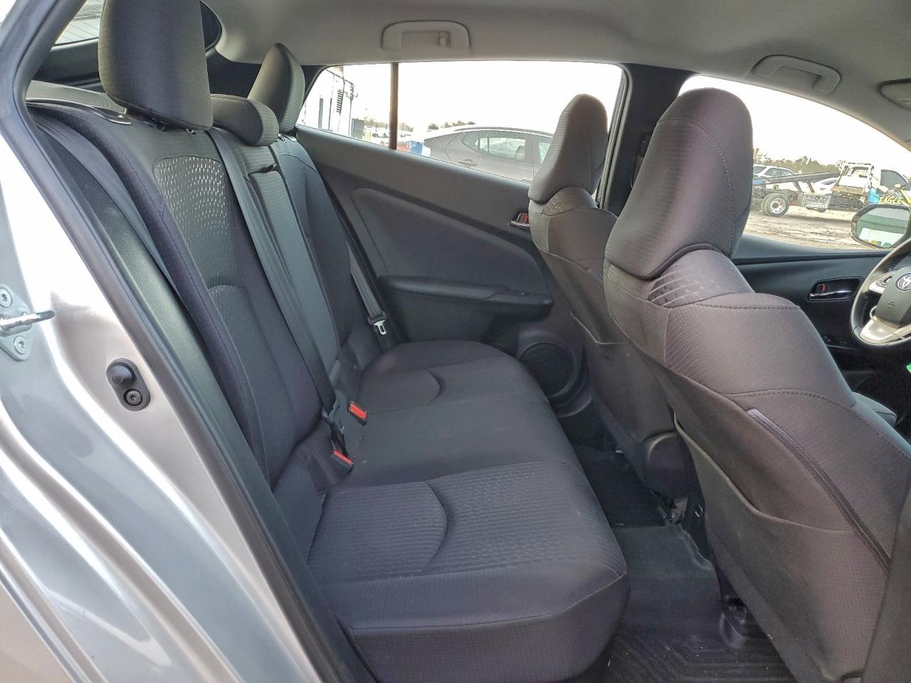 2017 TOYOTA PRIUS photo 10