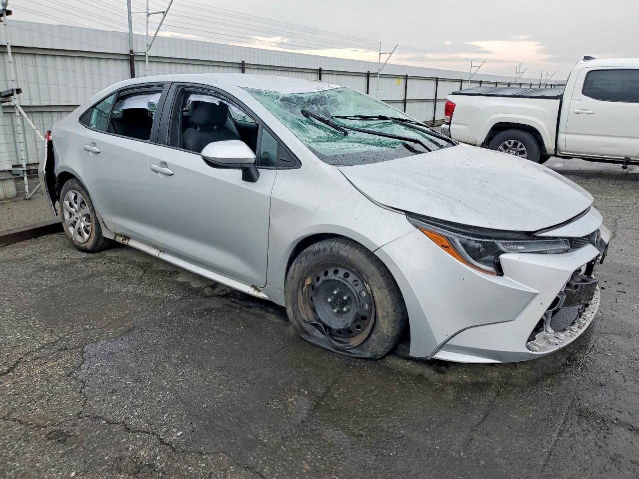 2022 TOYOTA COROLLA LE photo 4