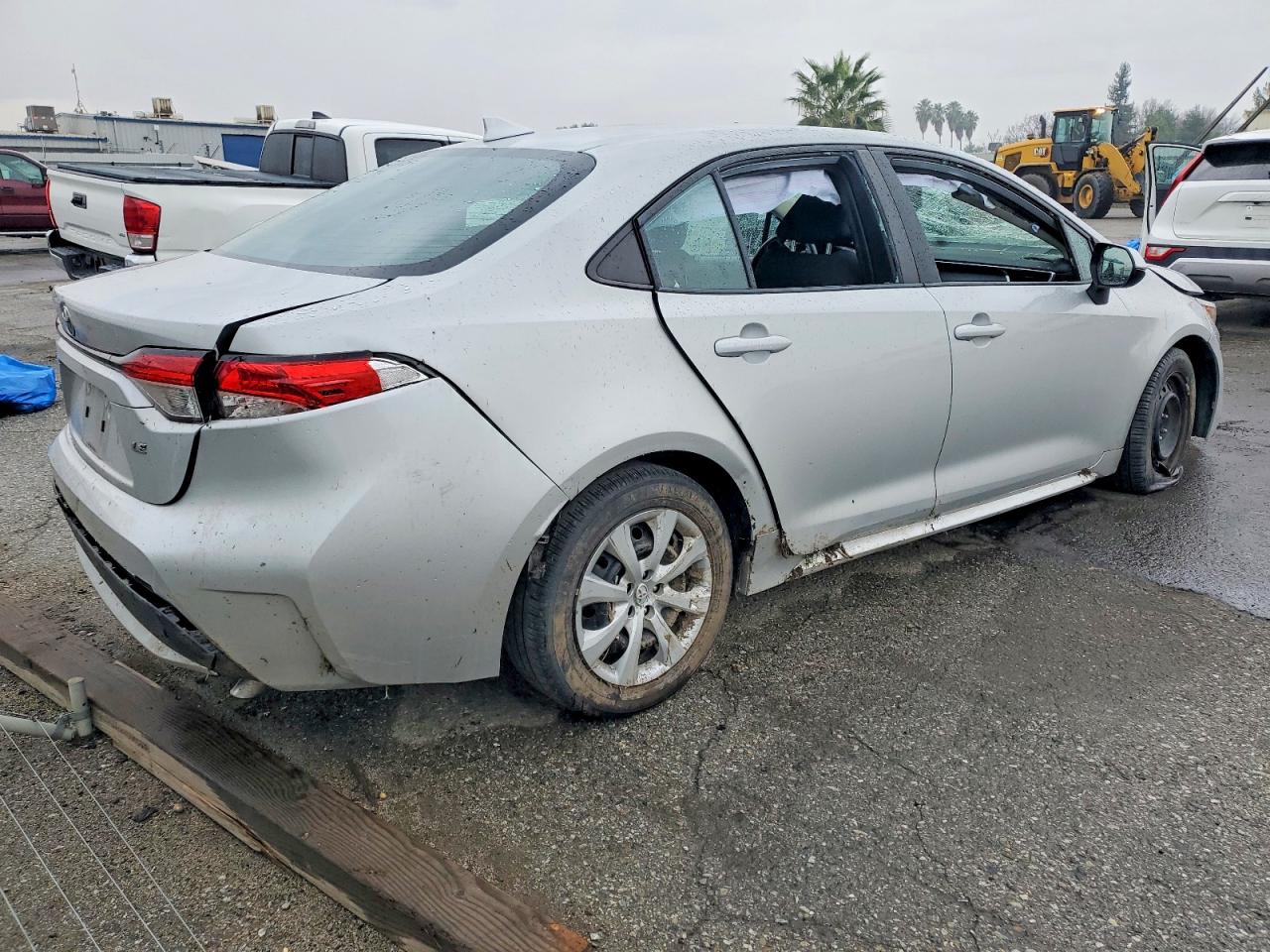 2022 TOYOTA COROLLA LE photo 3