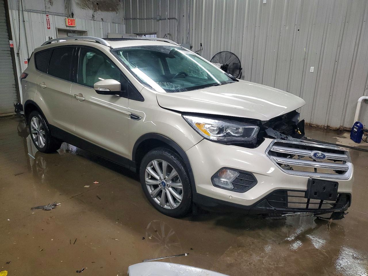 2018 FORD ESCAPE TITANIUM photo 4