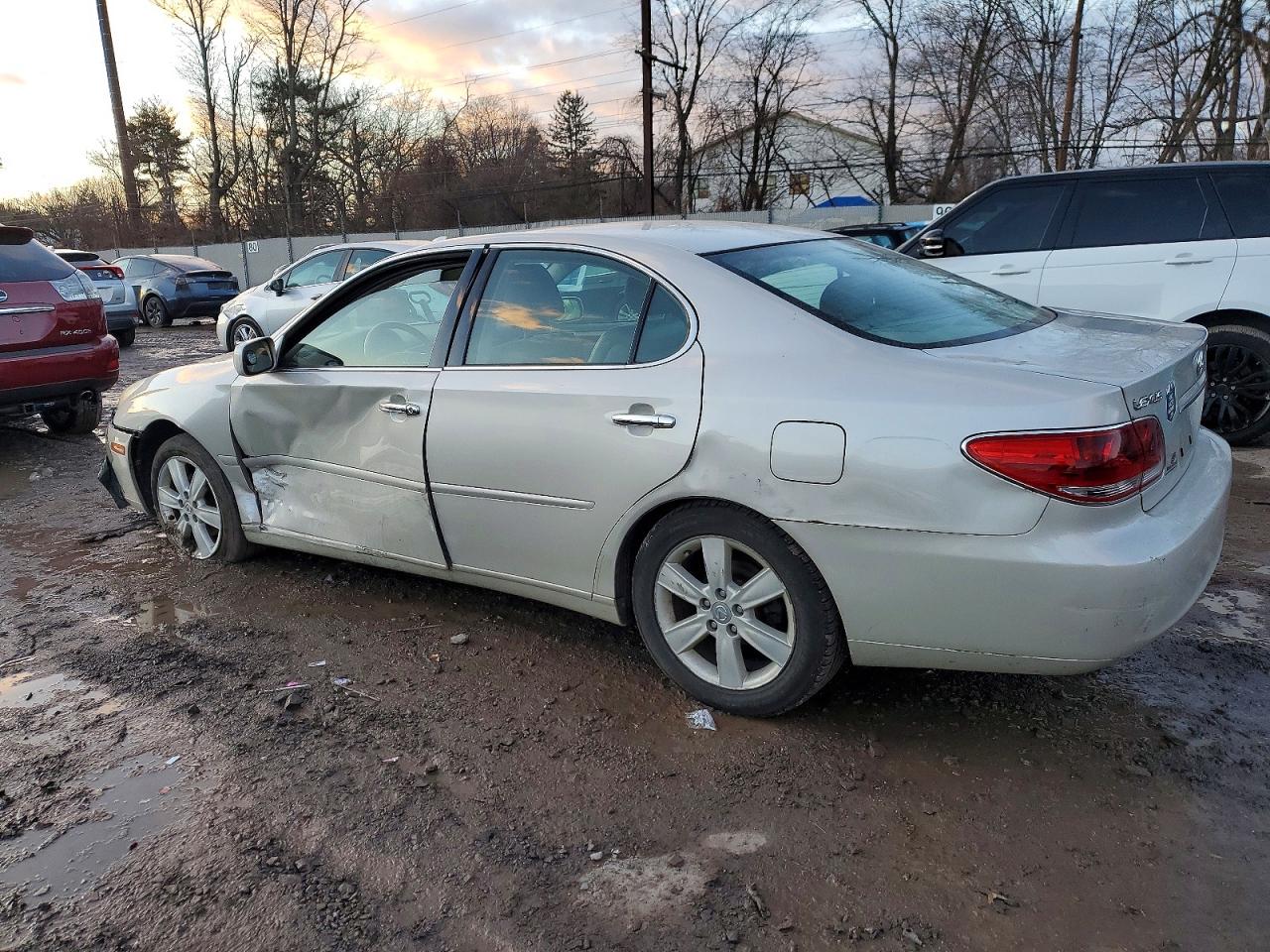2005 LEXUS ES 330 photo 2