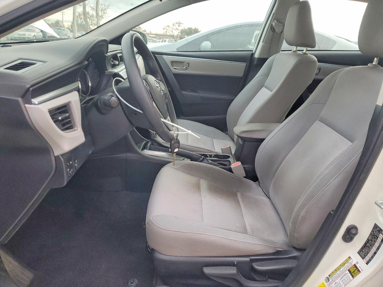 2015 TOYOTA COROLLA L photo 7