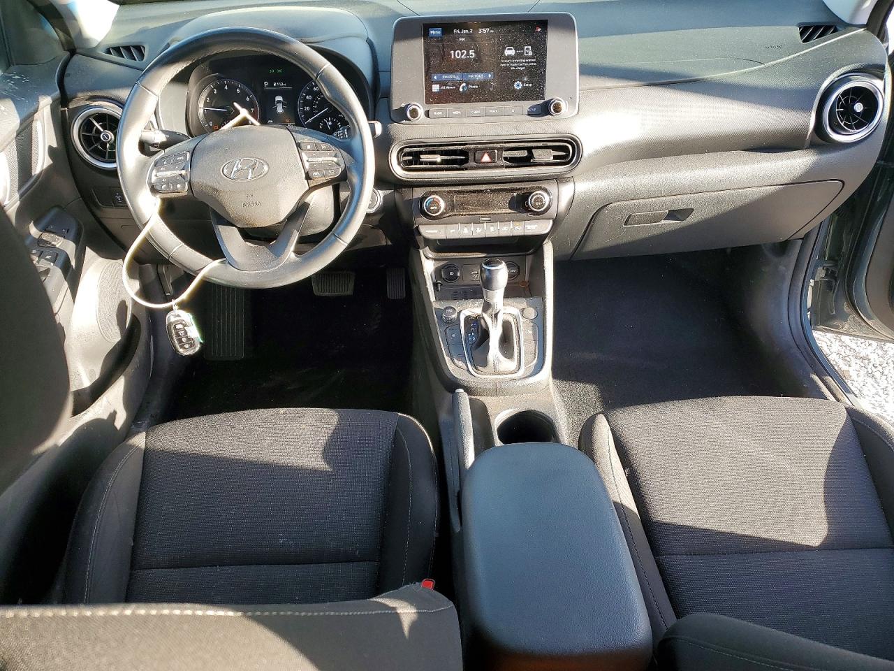 2022 HYUNDAI KONA SEL photo 8