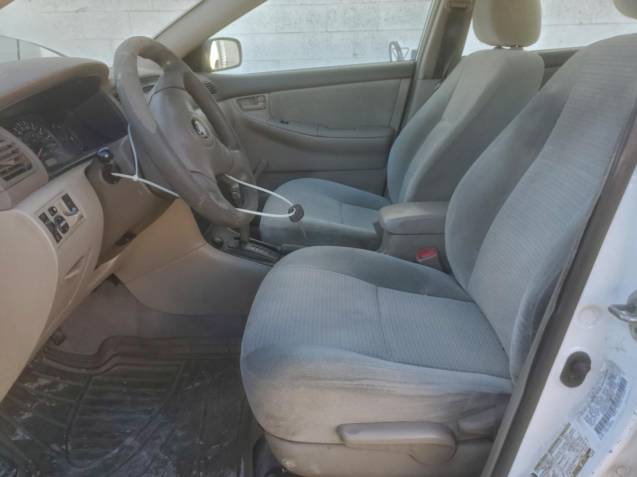 2005 TOYOTA COROLLA CE photo 7