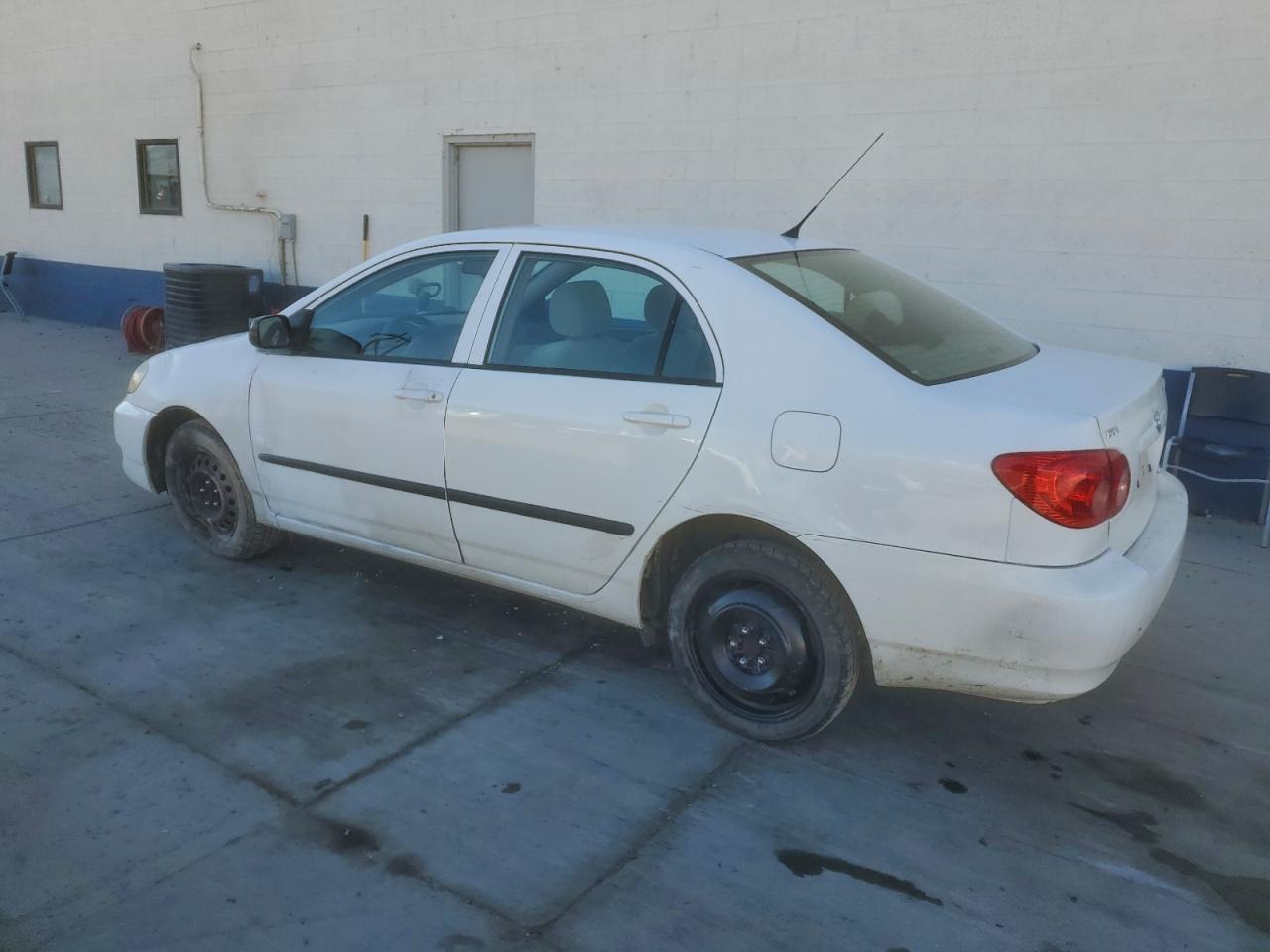 2005 TOYOTA COROLLA CE photo 2