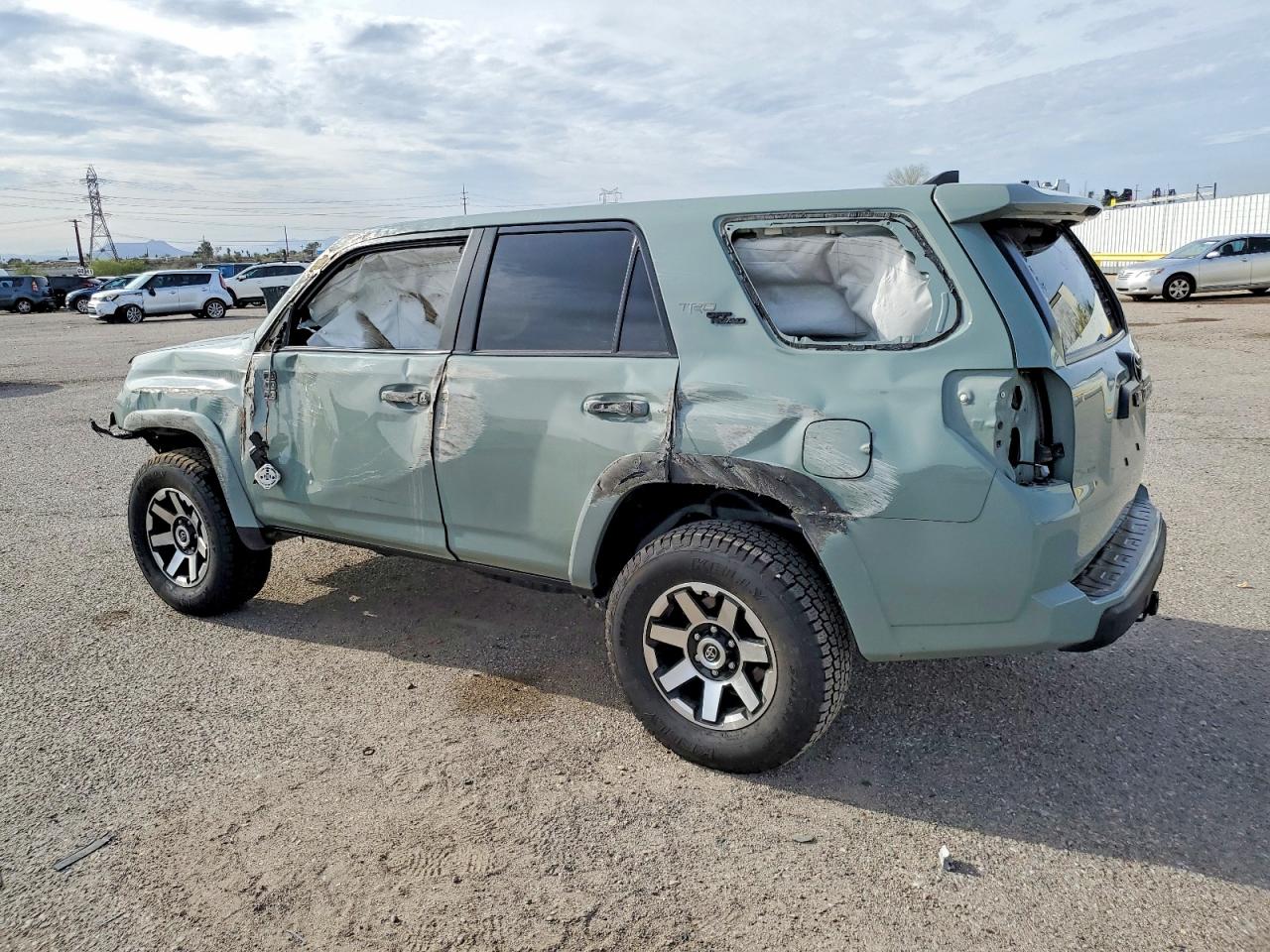 2022 TOYOTA 4RUNNER SR5 PREMIUM photo 3