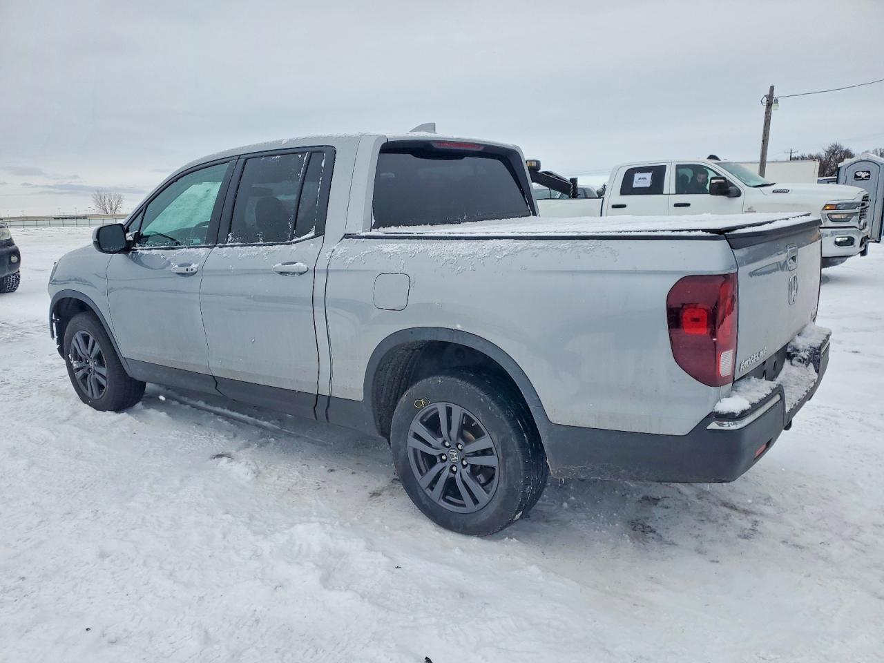 2019 HONDA RIDGELINE SPORT photo 2